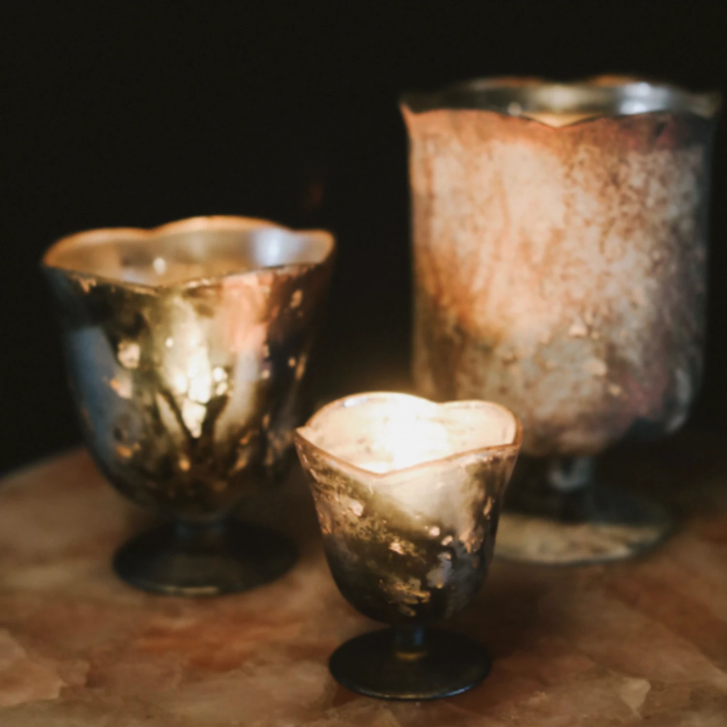 7.5” X 5.25” WHITE MARBLE GLASS CHELSEA VASE 4 7.5” X 5.25” WHITE MARBLE GLASS CHELSEA VASE - Image 2