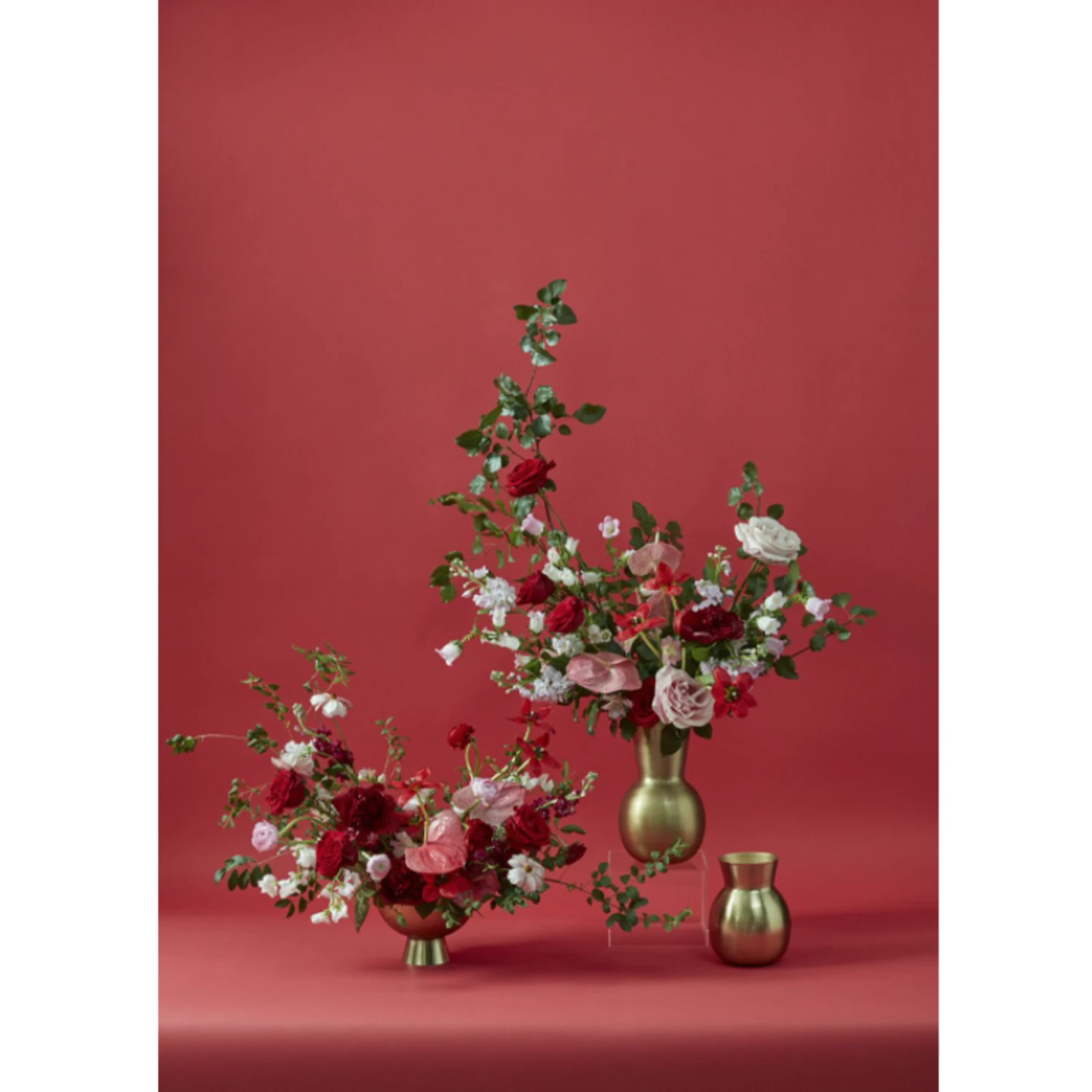 11.75"H X 7" METAL GOLDEN LOVE VASE 6 11.75"H X 7" METAL GOLDEN LOVE VASE - Image 4