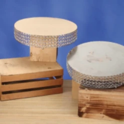 METAL CAKE STAND W/ CRYSTALS 4’’ X 17.75’’